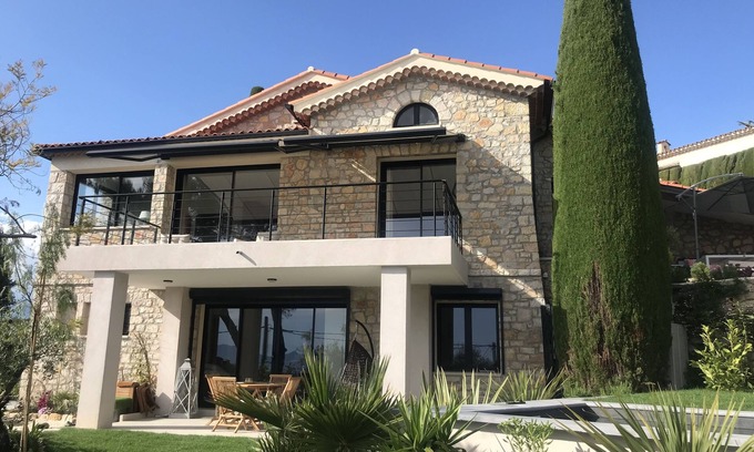 Mougins Apartment | MOUGINS 15 mn CANNES 2-room apartment at the foot of the village quiet garden