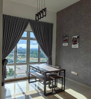 Tebrau Apartment | Mount Austin Manhattan Homestay. 1-5 Pax/Projector Netflix