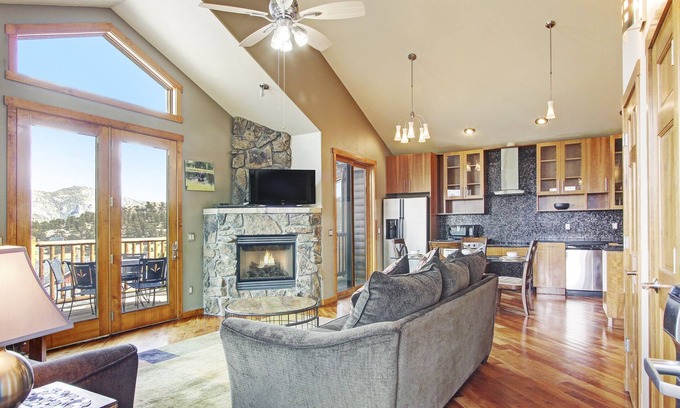 Estes Park Condo | Mount Cairns 16A - 2 Br Condo with Private Hot Tub - Lake/Mountain Views!