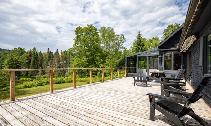 Moscow House | Mountain and Lake Views - Private Sauna - Game Room - Private Deck