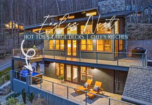 Waynesville House | Mountain Bliss: 4BR ,Hot Tub, Views, Games!