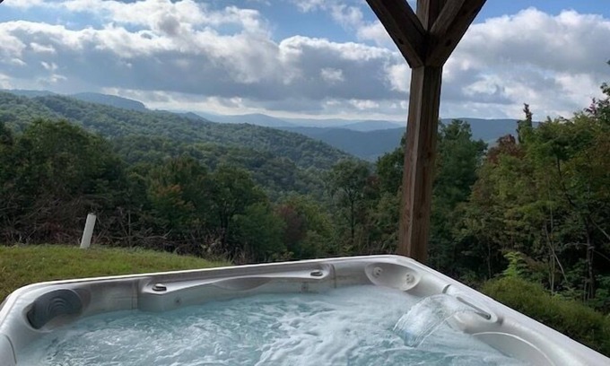 Ferguson Cabin | Mountain Cabin,Great View,HotTub,Hiking/Horse Trails,WiFi