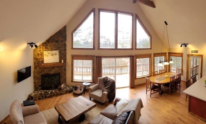 Basye Ski Chalet | Mountain Chalet Getaway by Bryce Resort l Screened In Porch l WiFi