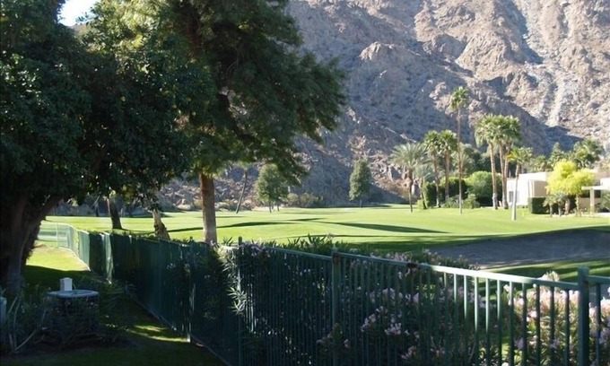 Indian Wells Condo | Mountain Cove golf course views