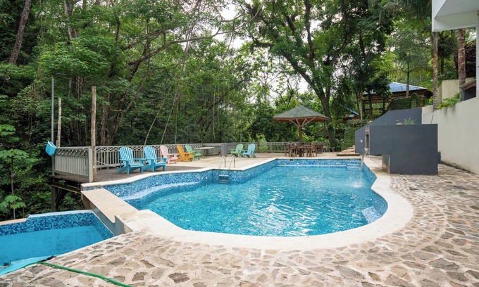 La Vega Province House | Mountain Escape - comfortable King bed and Views
