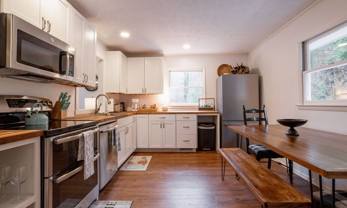 Fairview Cottage | Mountain Escape | Cozy Home Near Asheville