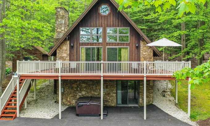 Oakland House | Mountain House | Pet Friendly, Dock, Great Views!