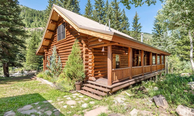 Carbondale House | Mountain Log Cabin in private neighborhood on Crystal River w/On Site Fishing