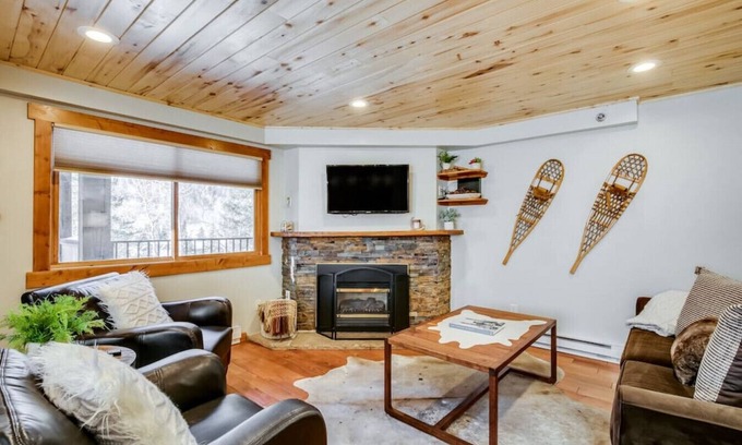 Vail Apartment | Mountain Modern w/Patio & Views