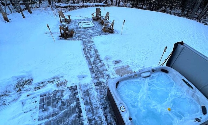 Stratton Mountain House | Mountain Oasis - Hot Tub, Sauna, Fire Pit, & MORE!