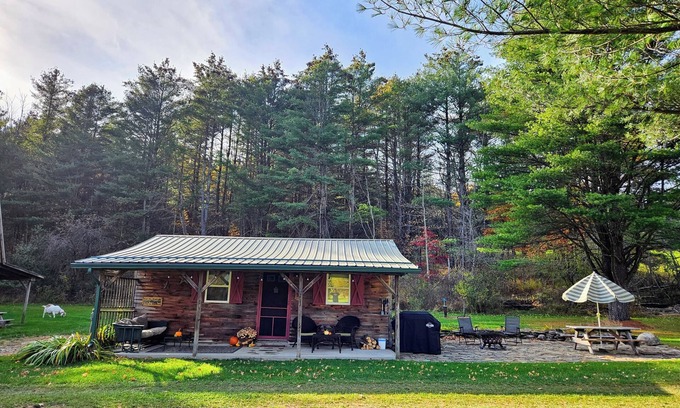 Bath Other | Mountain Rose Horse Farm - Guest Cottage