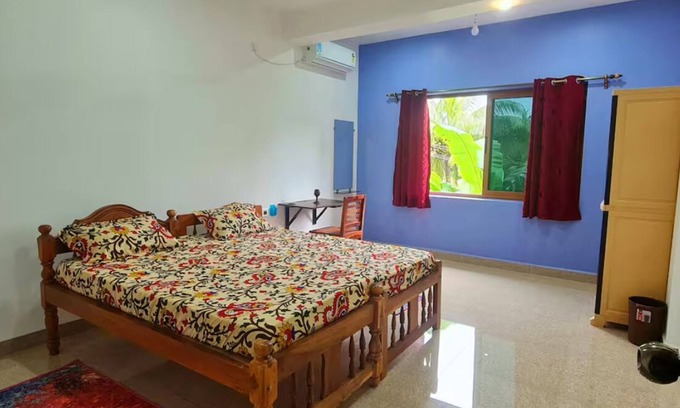 Aldona Bed & Breakfast | ​Mountain-View AC Double Room in a Villa - Shared Bath