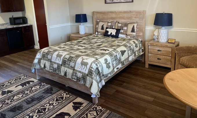 Lake Placid Apartment | Mountain View Balcony Efficiency Suite