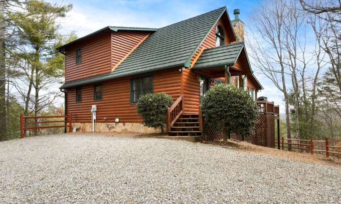 Foxfire Estates Cabin | Mountain View Getaway-Hot Tub, Fire Pit, Game Room, Minutes from Blue Ridge, GA