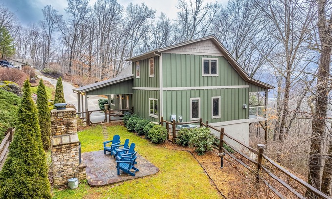 Waynesville House | Mountain-view haven with great views, fireplaces, WiFi & ample alfresco living