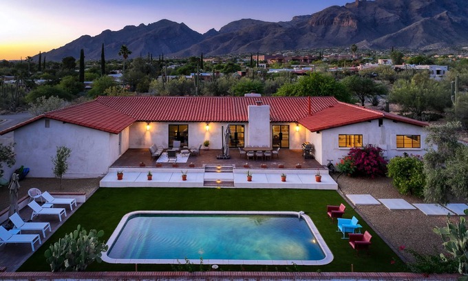 Catalina Foothills Estates House | Mountain-view house with private pool, chef's kitchen, & AC - snowbird-friendly