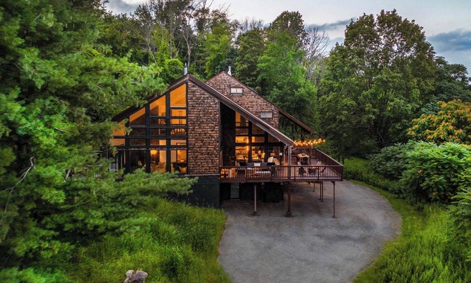 Warwick Ski Chalet | Mountain View Retreat w/Hot Tub, Theater, and Gym