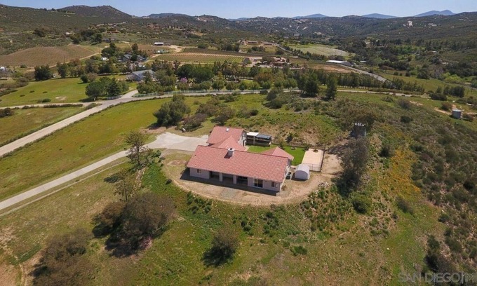 Ramona Villa | Mountain View villa