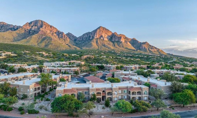 Oro Valley Condo | Mountain views await in this newly renovated condo in Oro Valley