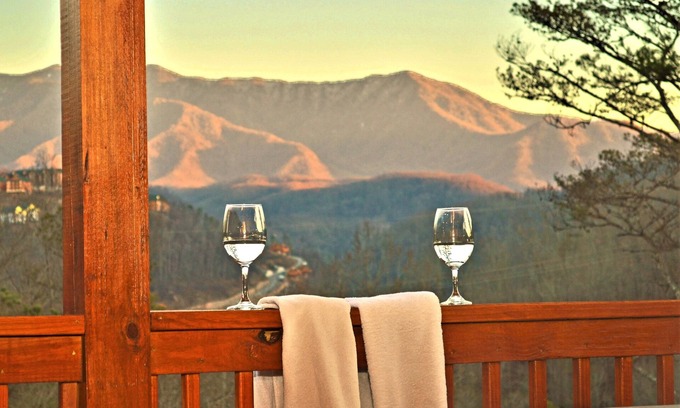 Gatlinburg - Pigeon Forge Cabin | Mountain Views! Minutes to Downtown, LED Hot Tub, Custom Grill Area, WiFi