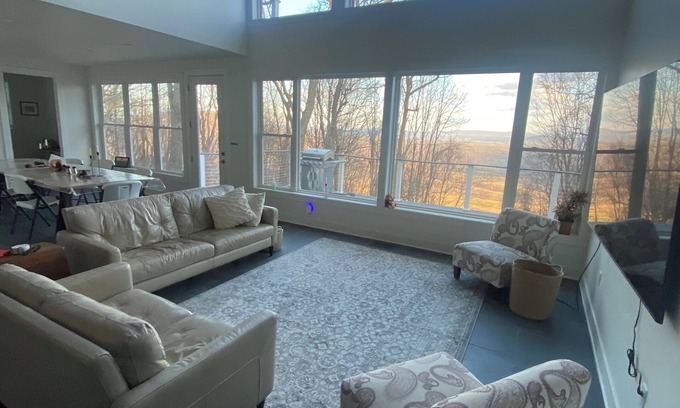 James Creek House | Mountain Views on 27 acres - 15 minutes from Raystown Lake