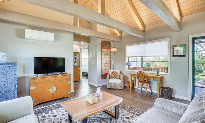 Thurston Cottage | Mountain Views: Peaceful Eugene Country Cottage!