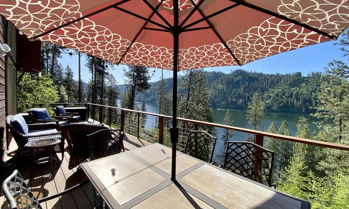 Coeur d'Alene House | Mountainside Home with Stunning Lake Views Just Minutes from Downtown CDA