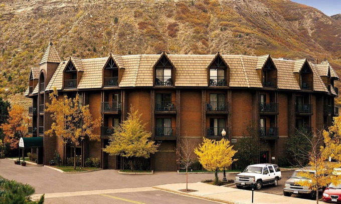 Historic Downtown Durango Resort | MountainSide Resort near Zip Lining and Museums