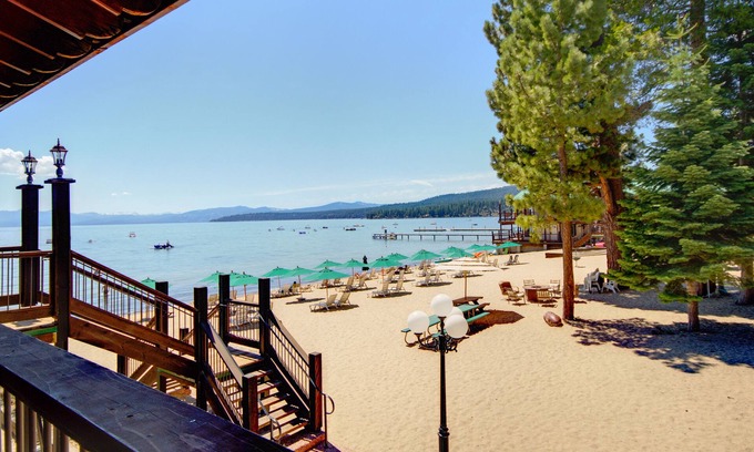 Tahoe Vista Hotel | Mourelatos Lakeshore Resort