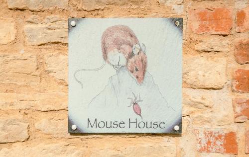 Towcester House | Mouse House at Tove Valley Cottages