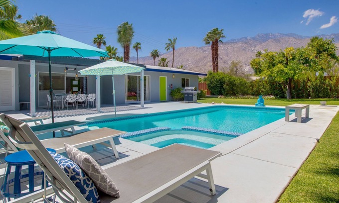 El Mirador House | Movie Colony Sun and Shade