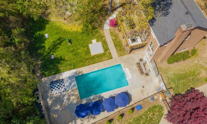 Greensboro House | Movie Theatre, Pool, Fire-pit, 7 Bedrooms