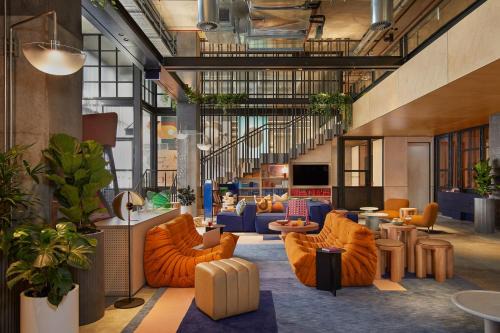 Mascot Hotel | Moxy Sydney Airport