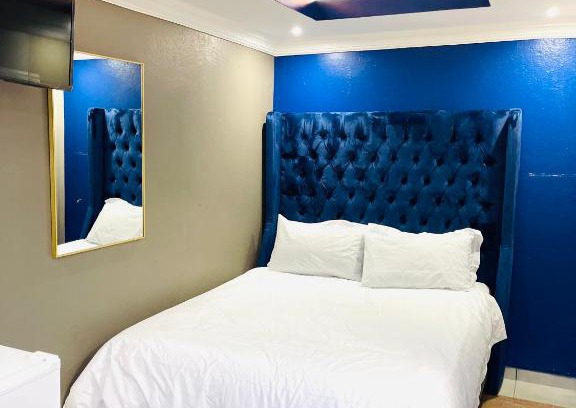 Thembisile House | Mpisana boutique guesthouse
