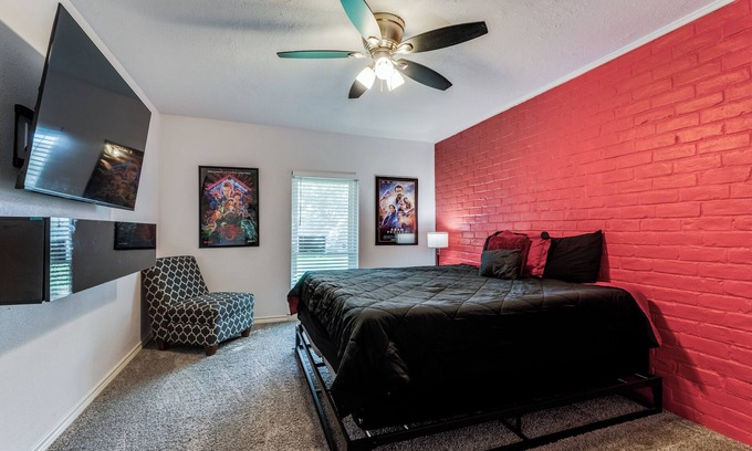 Grand Prairie Apartment | Mpressive Getaway-Home Away From Home!