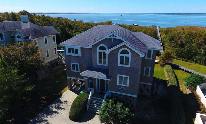 Monteray Shores House | MS6, Somerset- Soundfront, Sound Views, Hot Tub, Soundfront Dock