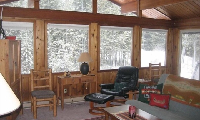 Sunriver Cabin | Mt Bachelor Cabin with NEW Hot Tub, Minutes to Sunriver, 20 Minutes to Bachelor