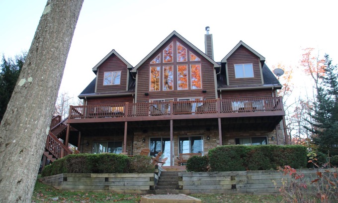 Thayerville House | Mt. Dew- AMAZING LAKE FRONT! 7 BR Home with Hot Tub, Fire Pit, Dock, Pool Table