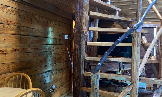 Slade Cabin | Mt Hideaway is in the heart of Red River Gorge & Natural Bridge.