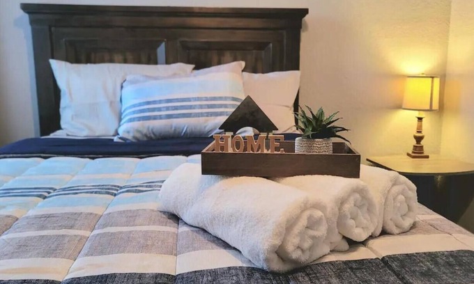Fort Worth Apartment | MTM Cozy Fortworth Suite, Entire Home,10 mins to Downtown Fortworth & Zoo