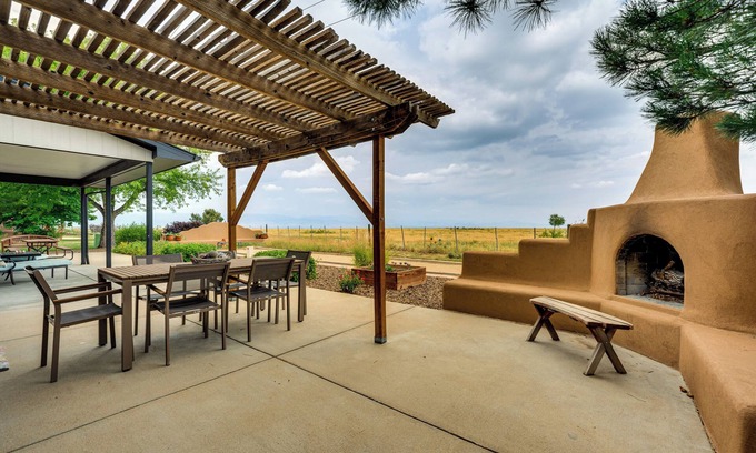 Boulder House | Mtn-View Home w/Pickleball Court in Louisville!