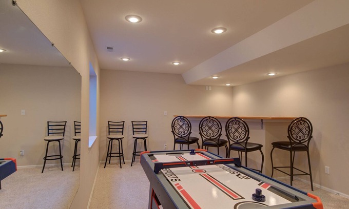 Briargate House | Mtn Views, Quiet Oasis,king Beds+Centrally Located