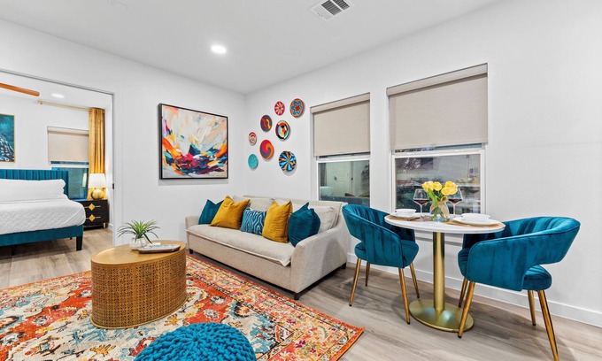 Oak Cliff House | Multi-Family House in Bishop Arts for 12 Guests