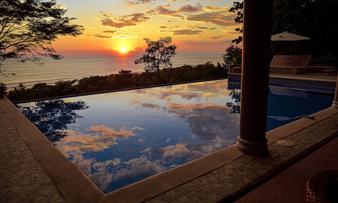 Dominical Villa | Multi-Level 6BR Villa with Outstanding Sunset and Ocean Views!