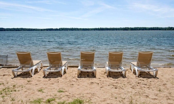 Mayfield Apartment | Multi-unit with lake views and beach access
