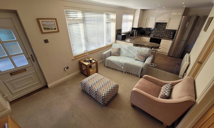 Mumbles Cottage | Mumbles Cottage - Sleeps 4 - Pets Ok - Parking