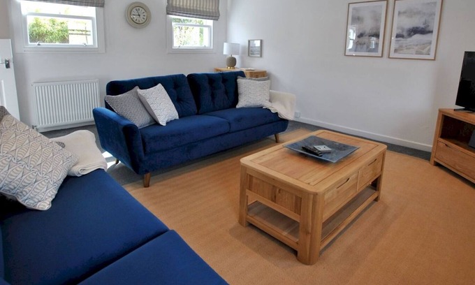 Anstruther Apartment | Murray's Neuk- stylish coastal apartment