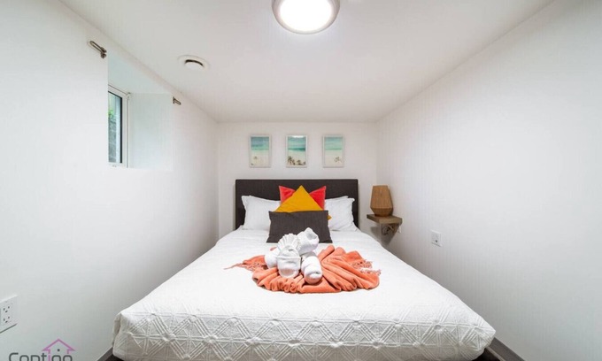 North Central Edmonton Condo | Muse Nook | DT | Walk to Stadium | 5 min to Rogers