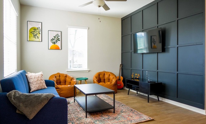Durham House | Musician Getaway NEW! Duke~King Bed