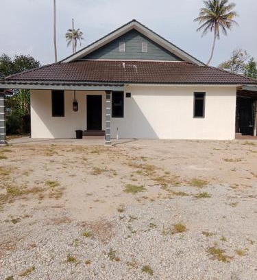 Kampung Gong Badak House | MUSYRIF HOMEstay